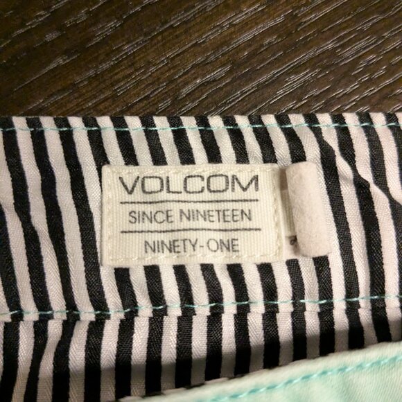 Volcom Mint Green Shorts – Size 5 - Picture 4 of 5